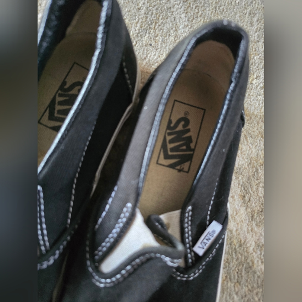 Vans - Picture 2 of 5